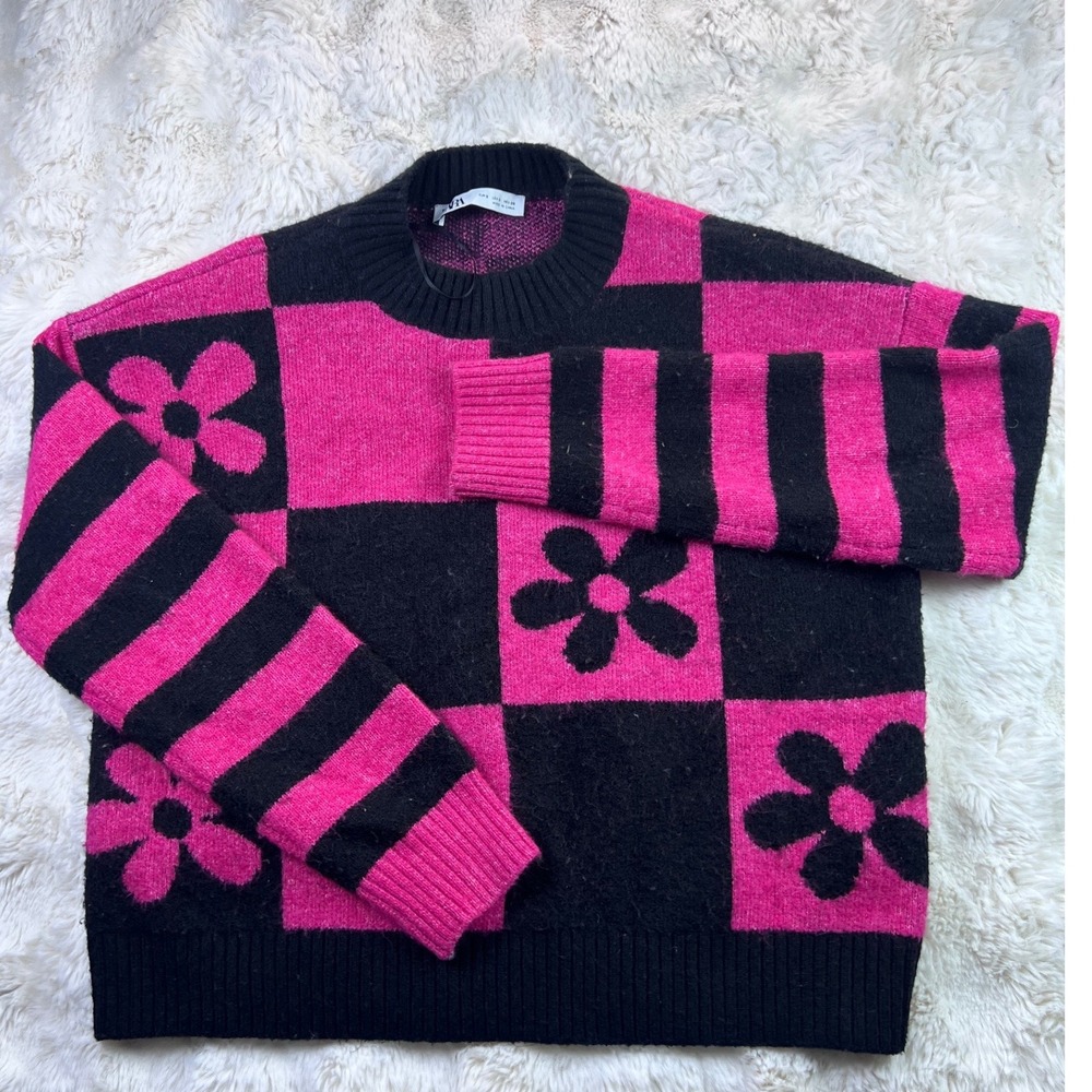 Zara Pink Black Checkered Floral Knit Sweater Small Striped Sleeve Crew Neck A40